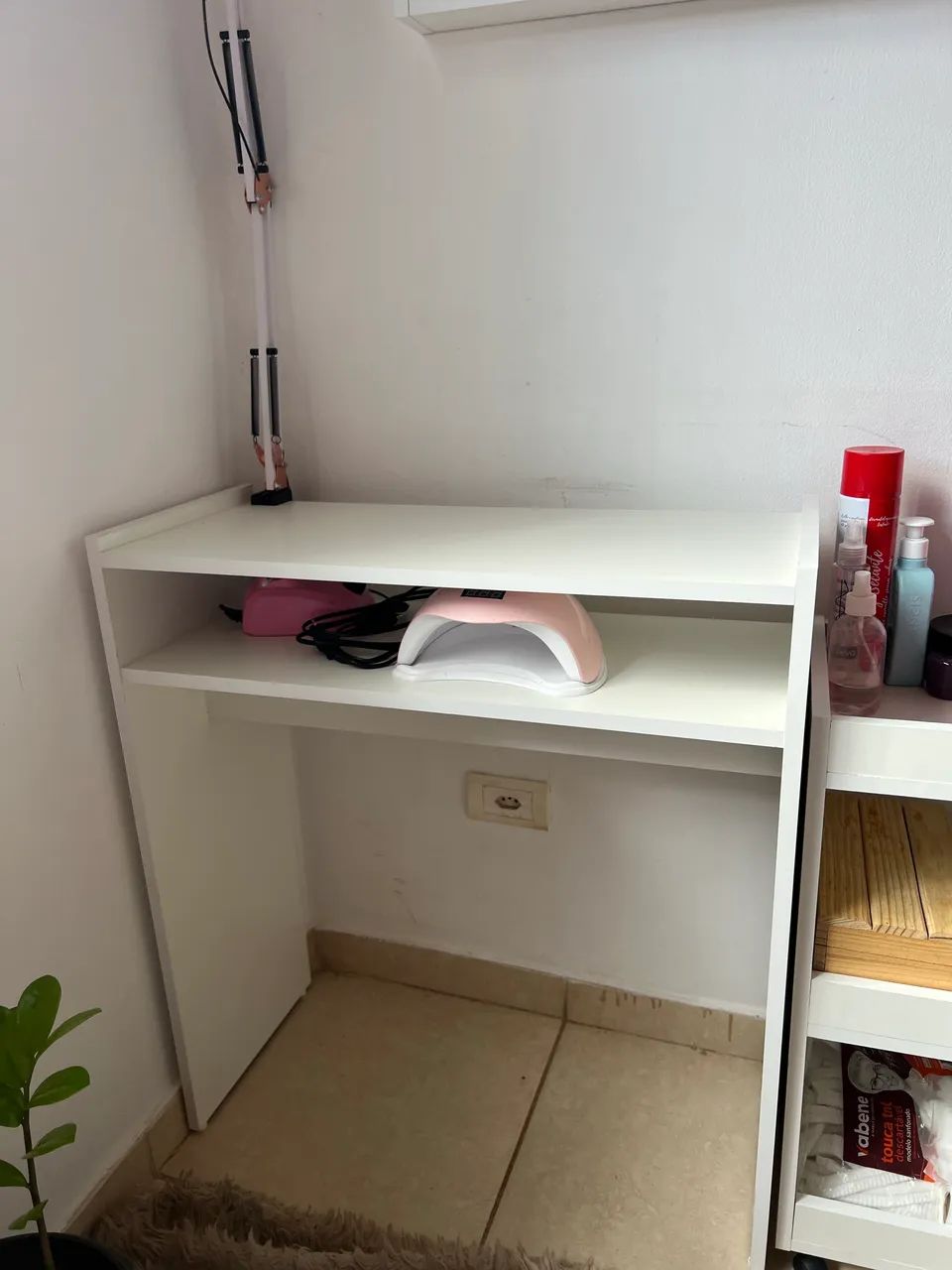 Vendo mesa manicure 