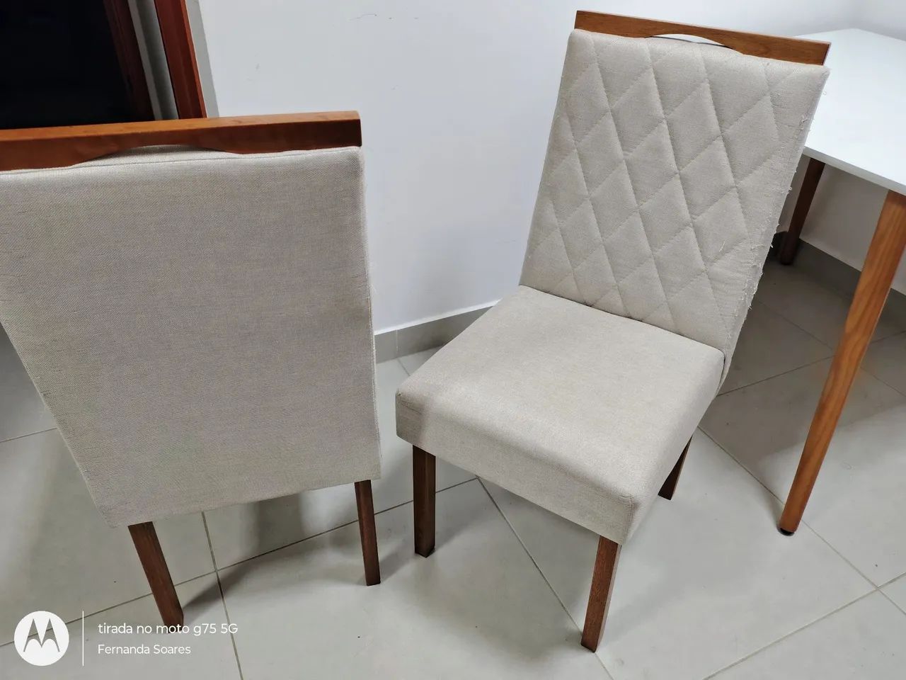 Conjunto de 4 cadeiras em linho e madeira - Foto 4