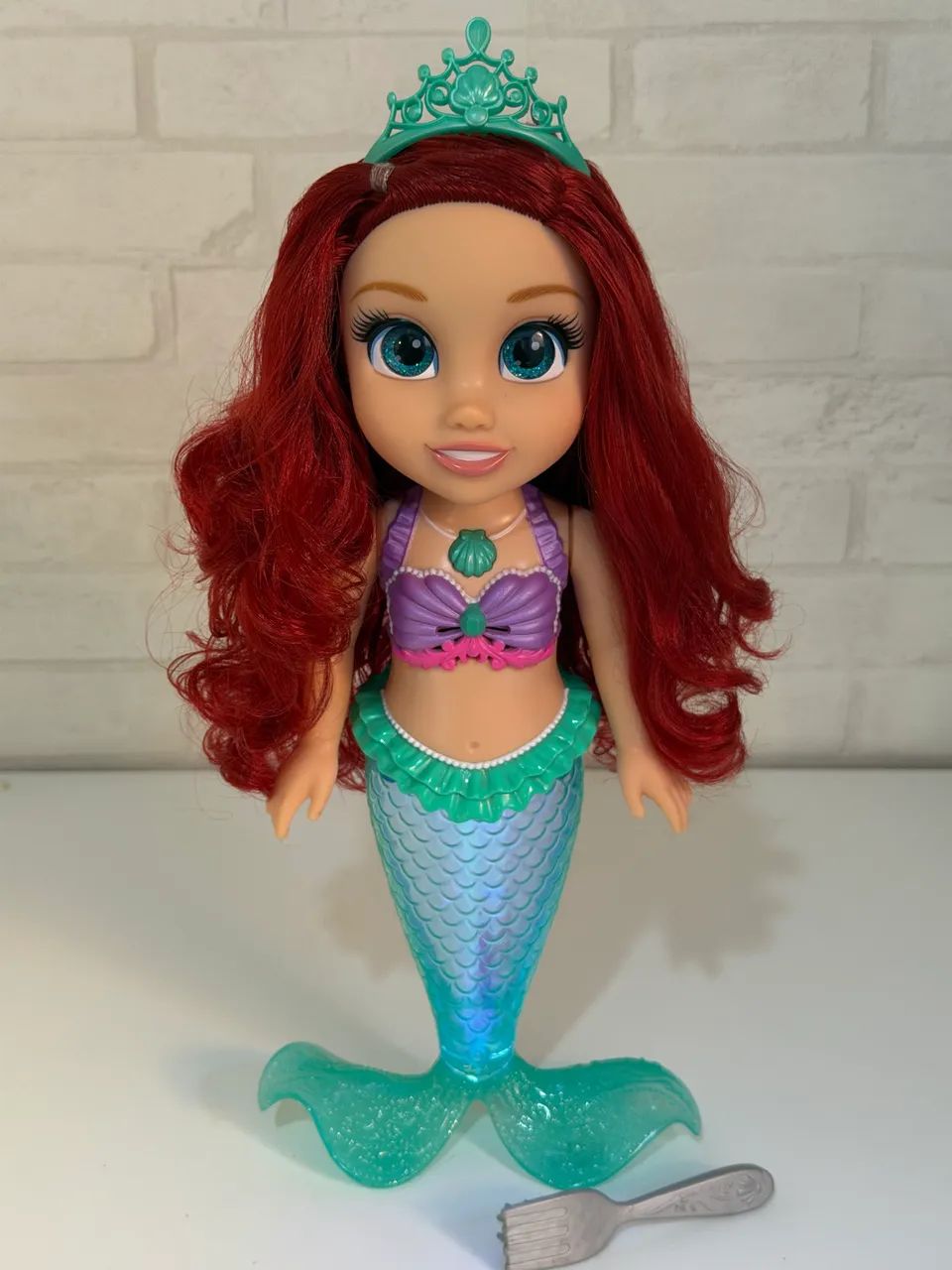 Boneca Disney Princess Ariel Sing e Sparkle