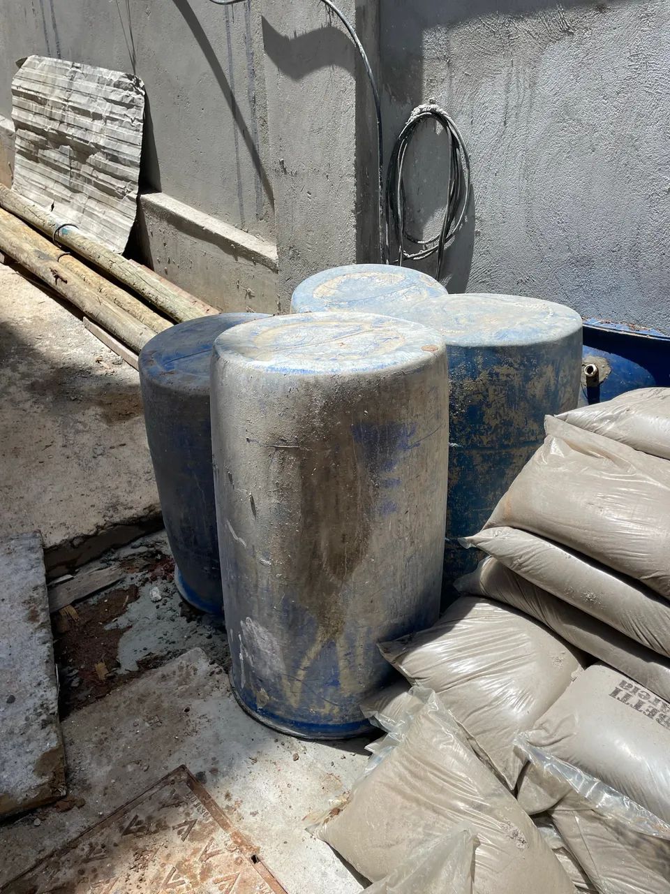 Bombonas plásticas abertas 200litros