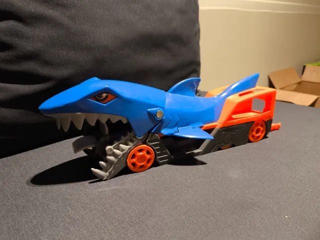 HOTWHEELS DRAGÃO E TUBARÃO