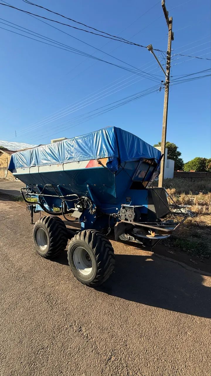 Distribuidor Sólidos Triton Taxa Variável 10Toneladas - Foto 2