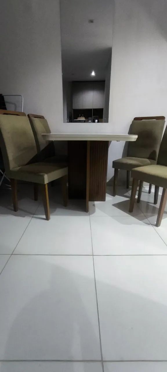 Mesa moderna com 4 cadeiras - Foto 4