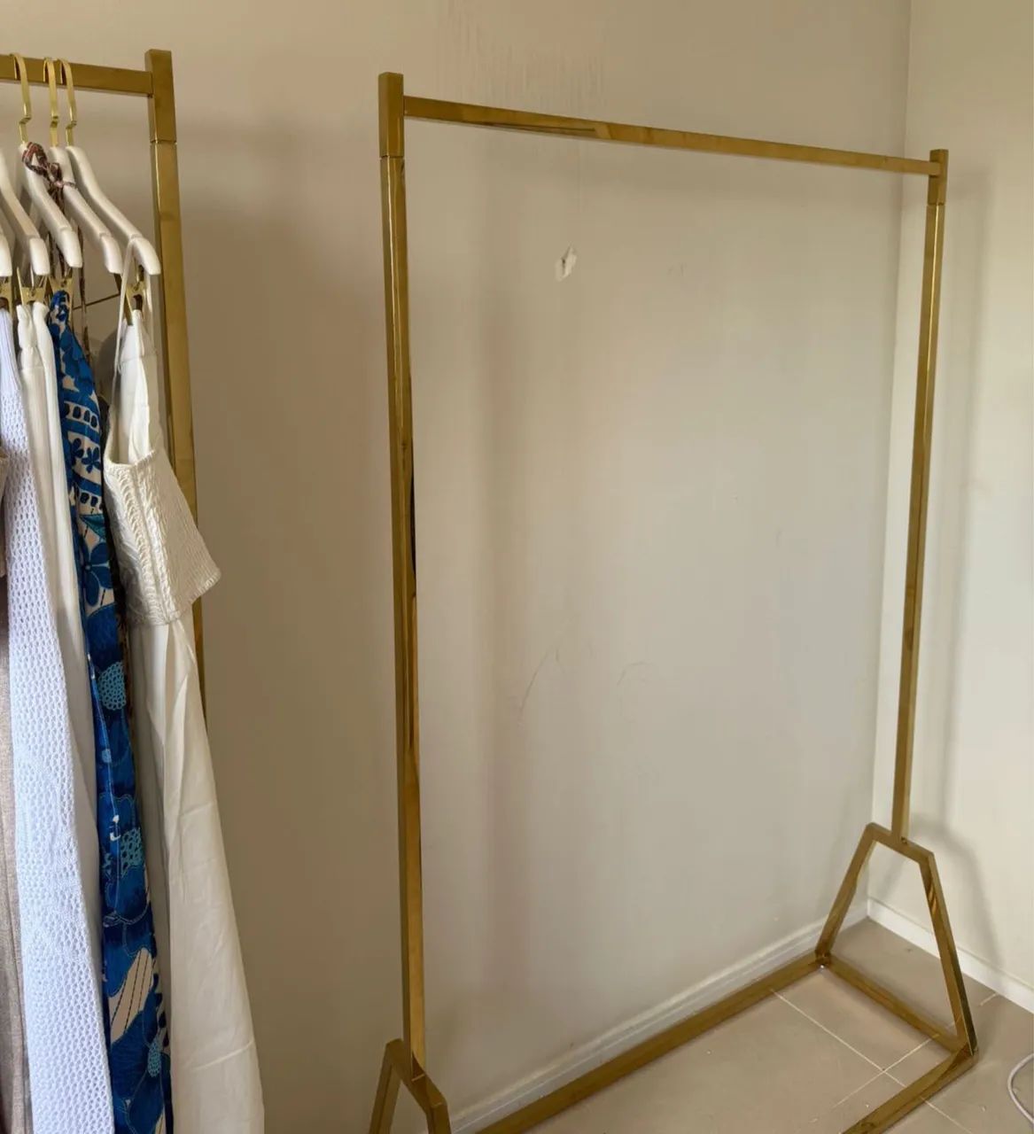 Vendo kit para loja? Dourado importado  - Foto 3