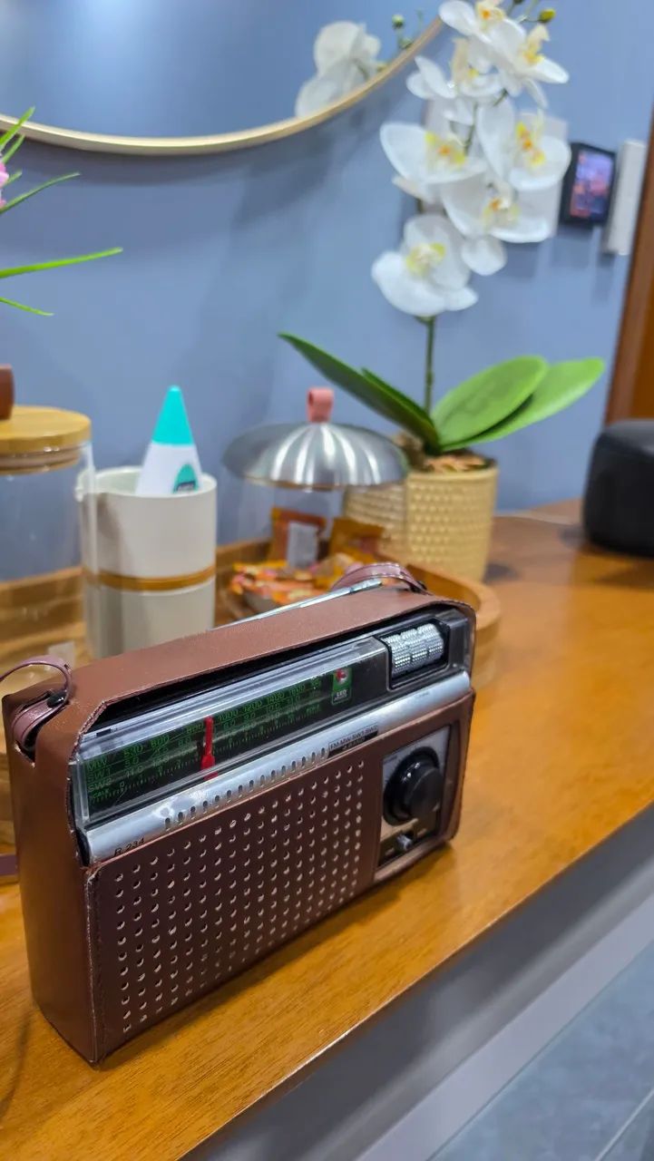 RÁDIO ANTIGO FUNCIONANDO. - Foto 5