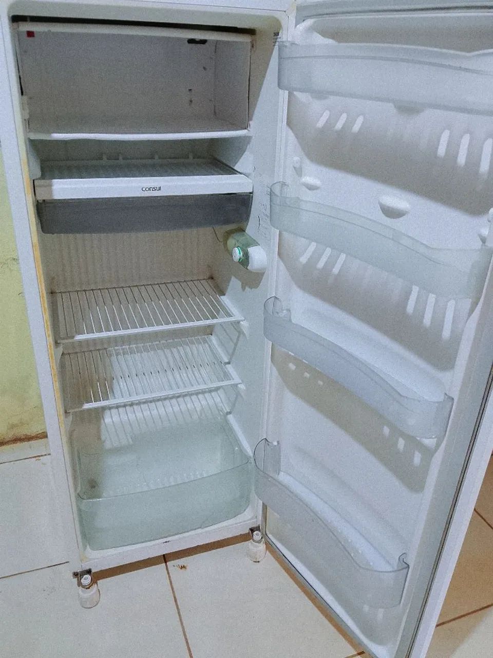 Vendo geladeira funcionando perfeitamente  - Foto 5