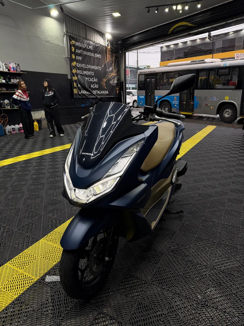 PCX 2024 DLX - Foto 3