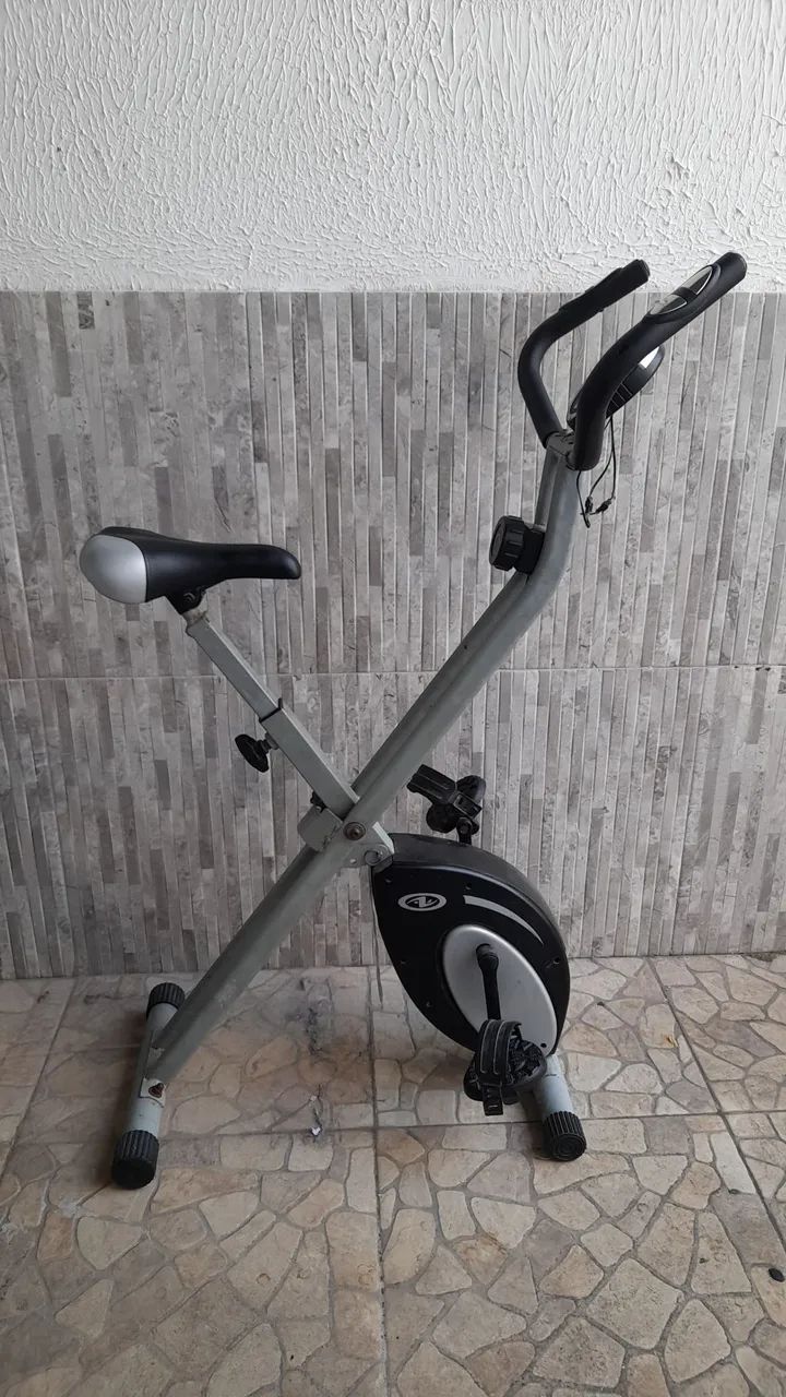 BICICLETA ERGOMÉTRICA