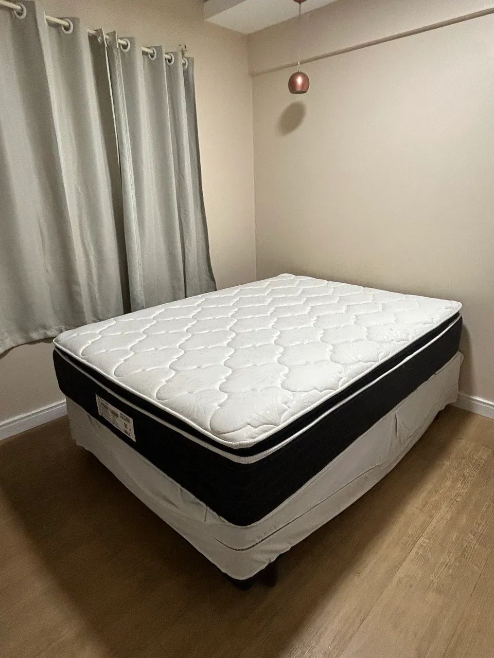 Cama casal em perfeito estado