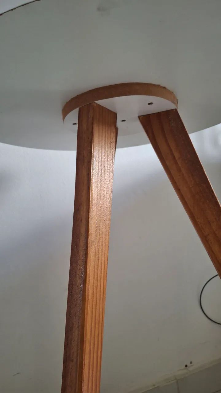 Mesa de canto/apoio redonda branca - Foto 2
