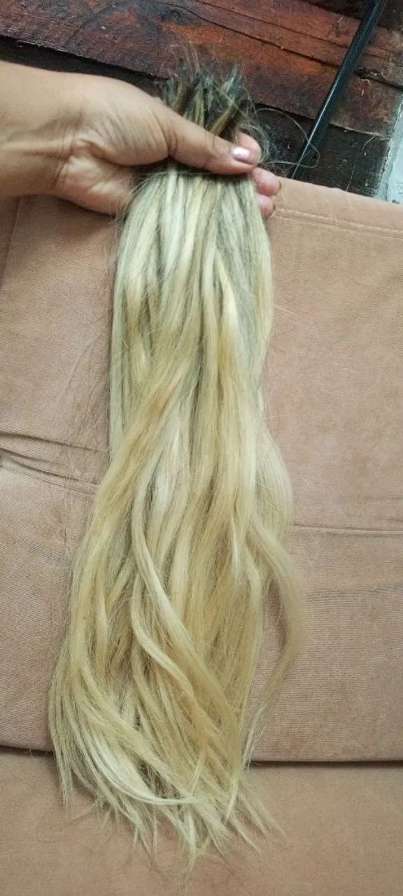 Cabelo loiro humano 