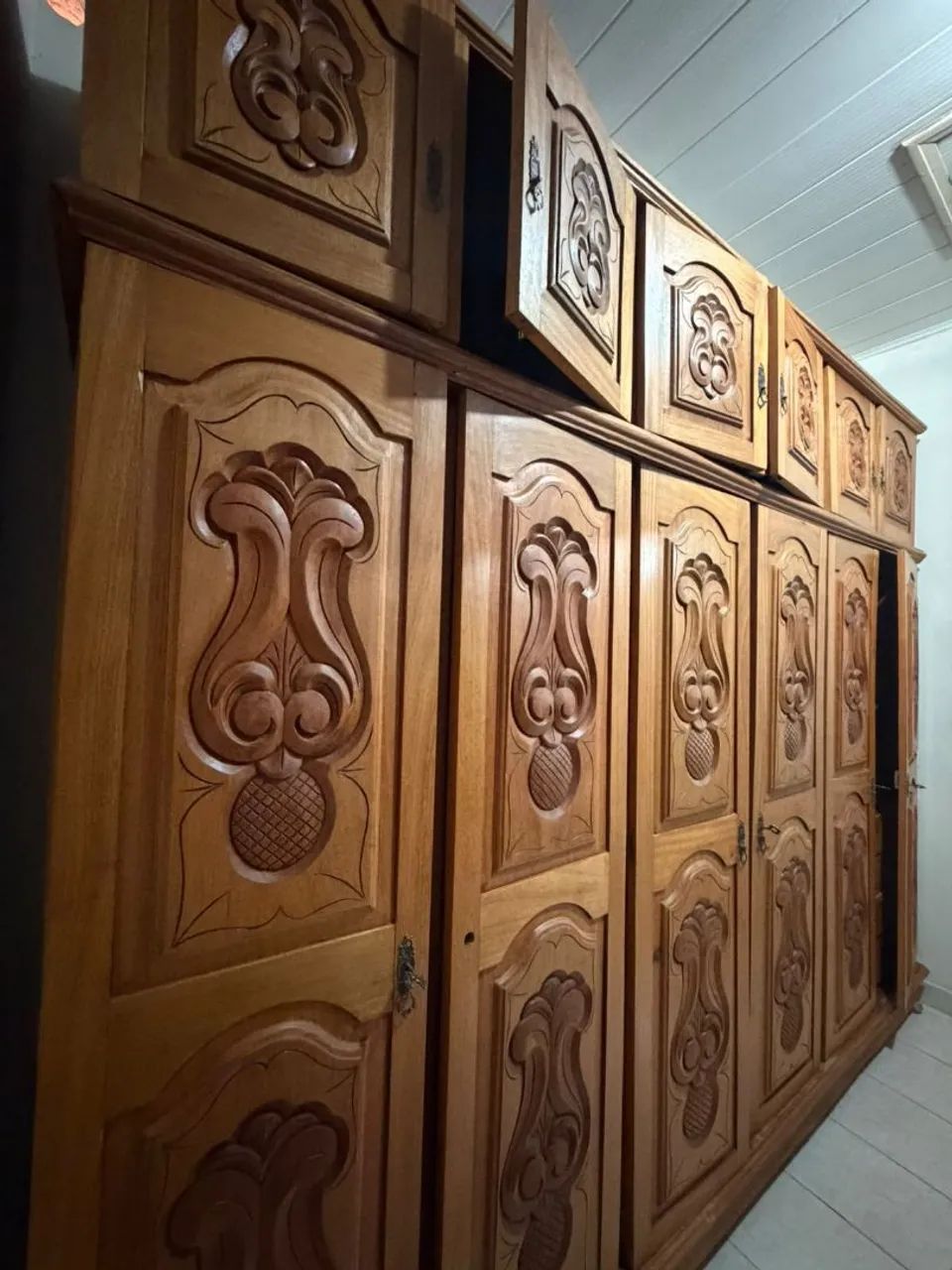 Guarda roupa grande em madeira  - Foto 4