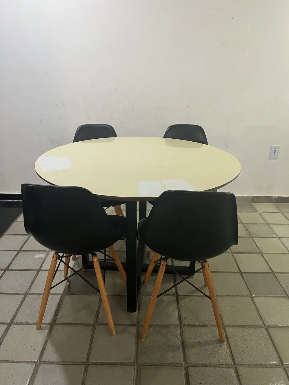 Mesa de jantar 110 diâmetro 