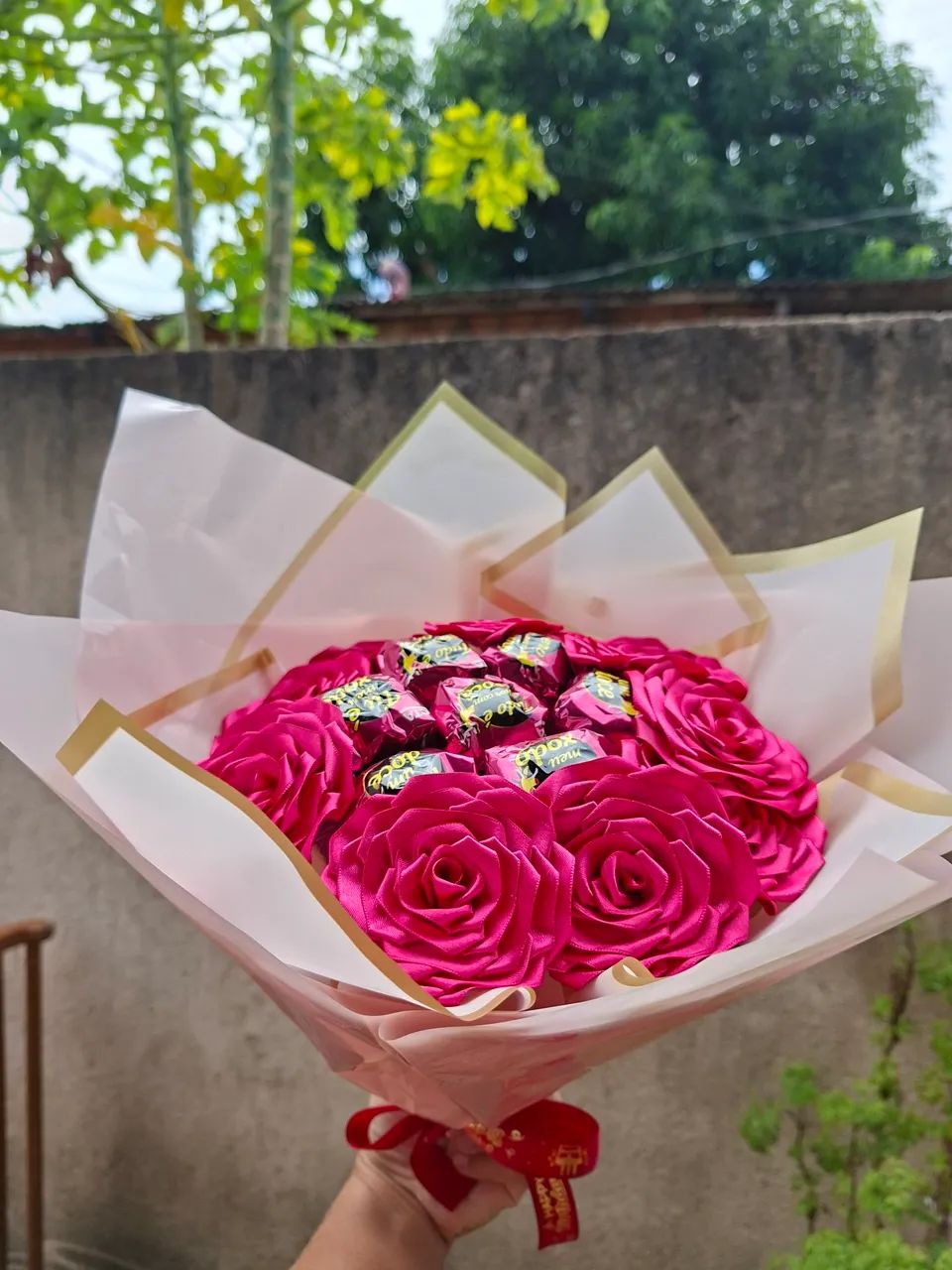Buque com flores de cetim - Foto 4