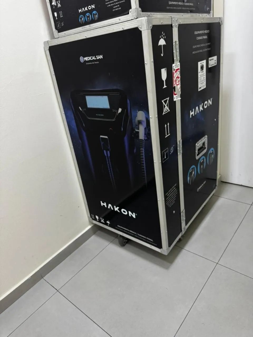 Hard Case / Flight Case Profissional Hakon com rodinhas - Foto 3