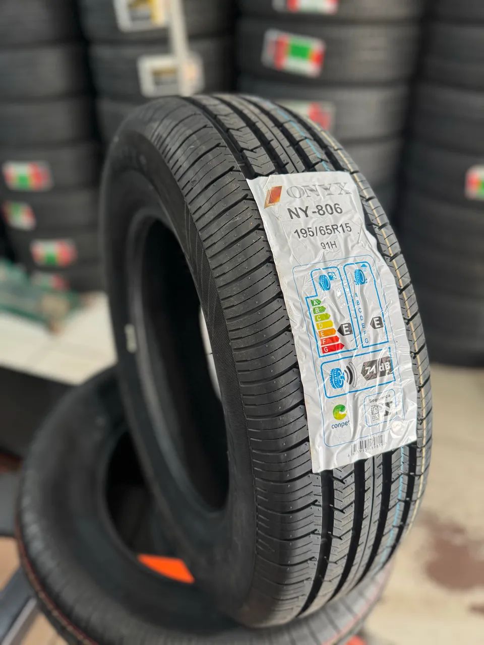 Pneu Novo 195/65/15 Onyx (Entrego instalado) - Peças para carros