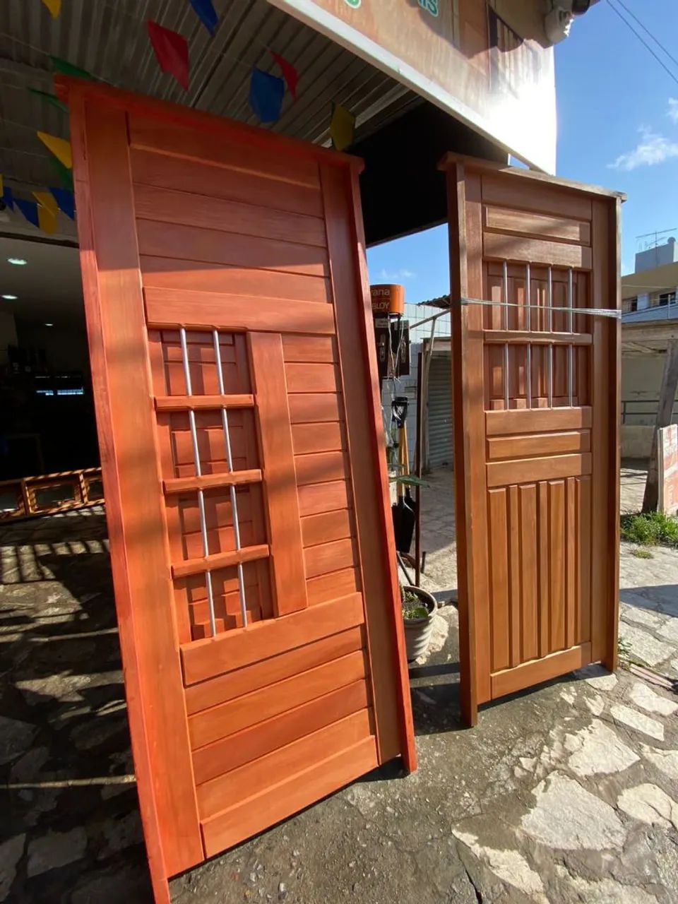 Portas de madeira maciça 