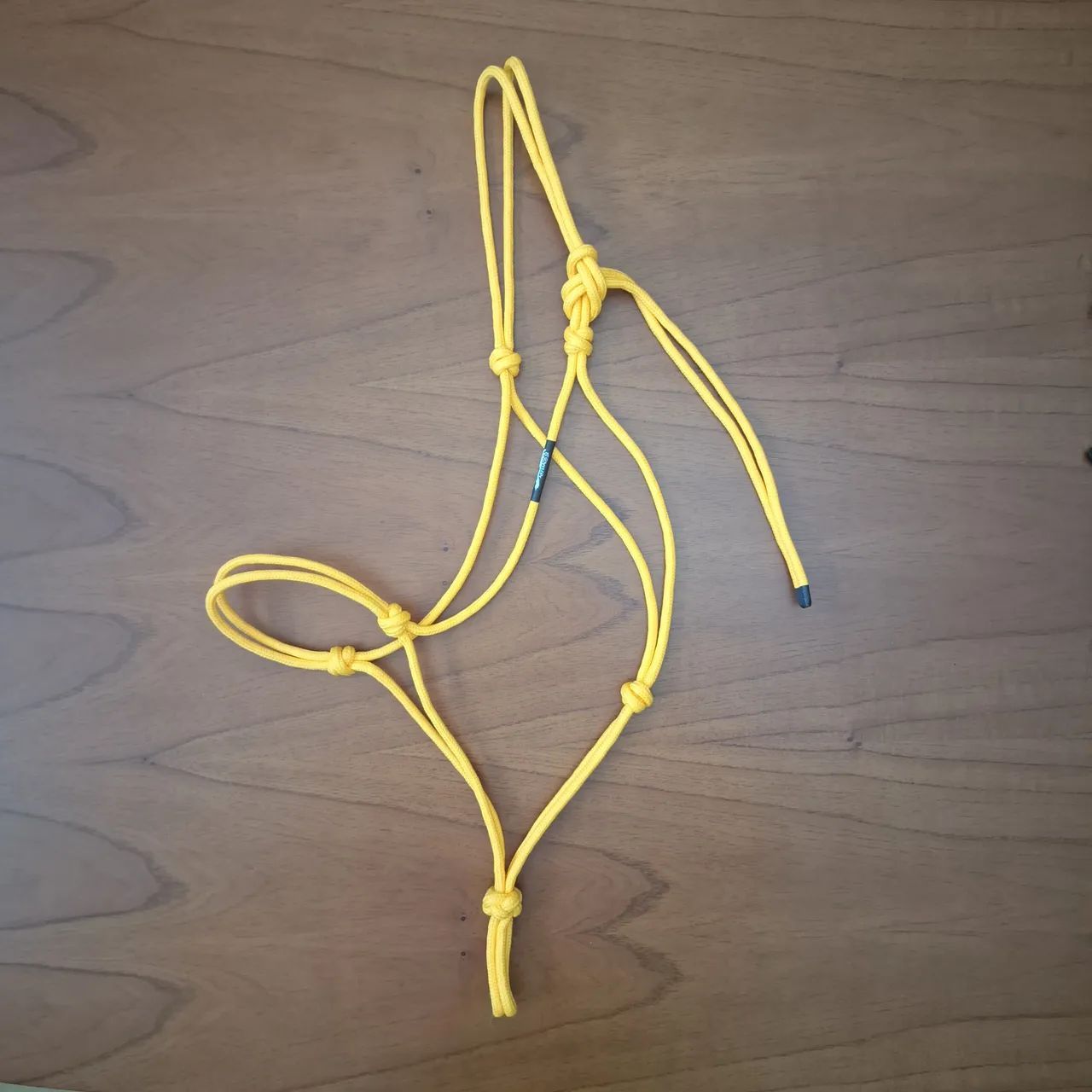 Cabresto 7 nós para cavalo,  cor amarelo