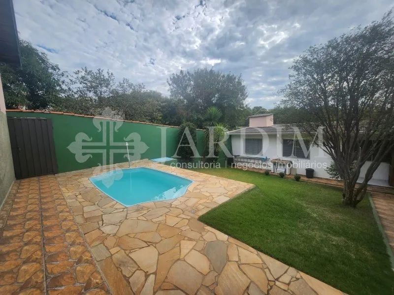 CASA COM PISCINA E EDICULA | JUPIÁ | VENDA