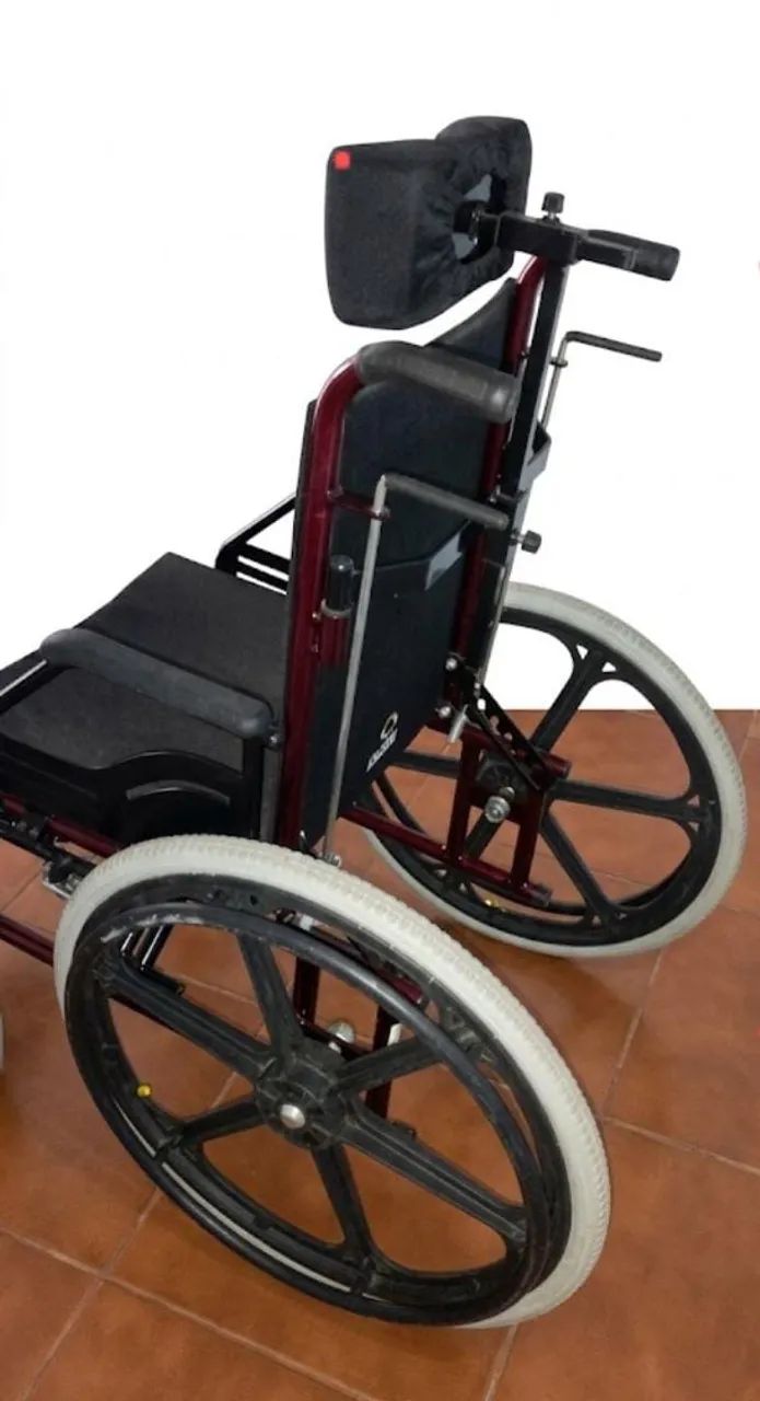 Cadeira de Rodas Reforçada  - Foto 3