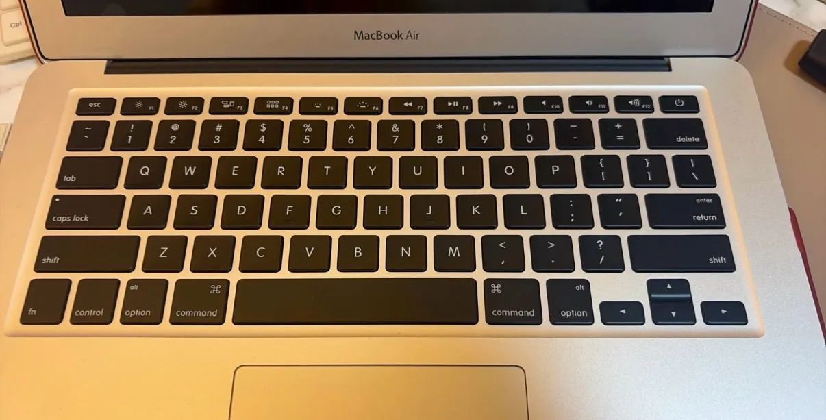 Vendo Mac book air a1466 - Foto 2