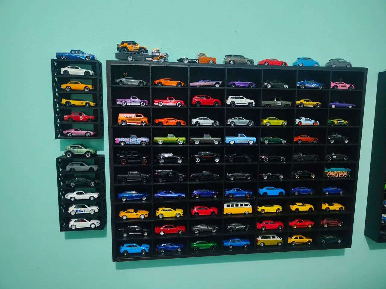 COLEÇÃO HOTWHEELS COM 203 CARRINHOS E EXPOSITORES. - Foto 3