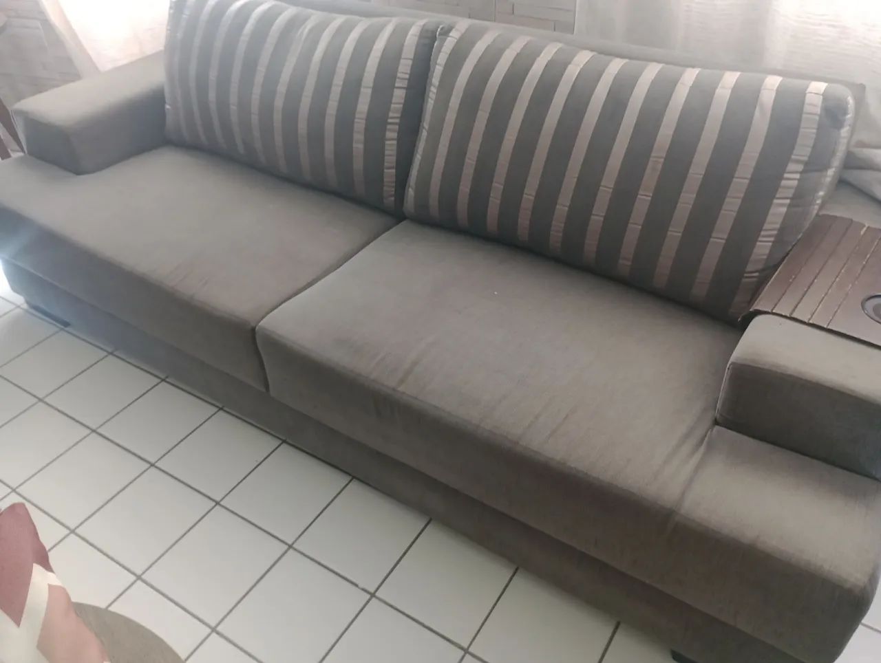 Conjunto de Sofá 2 e 3 lugares em excelente estado  - Foto 2