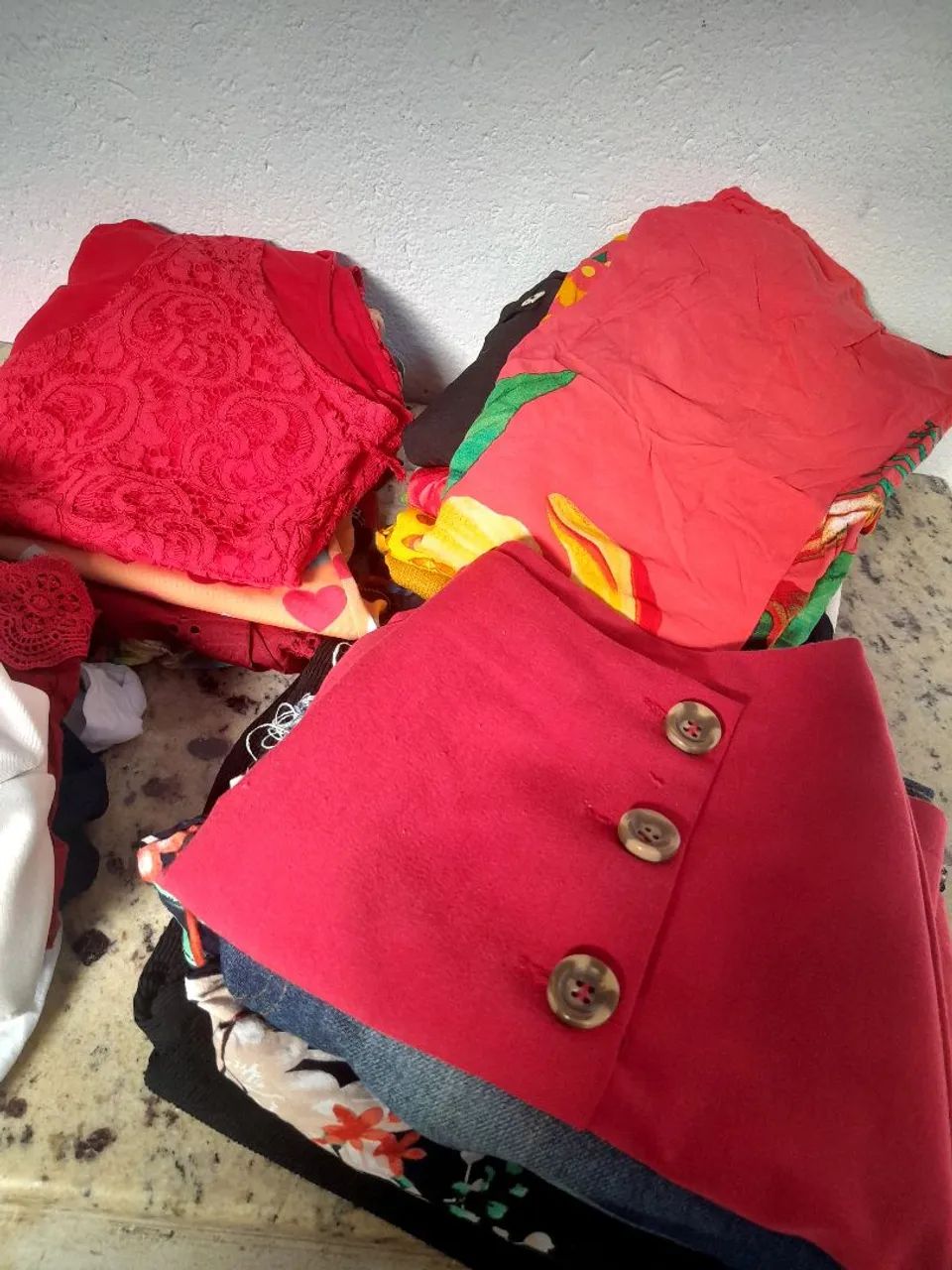 Calças, blusas, macaquitos e vestidos  - Foto 2