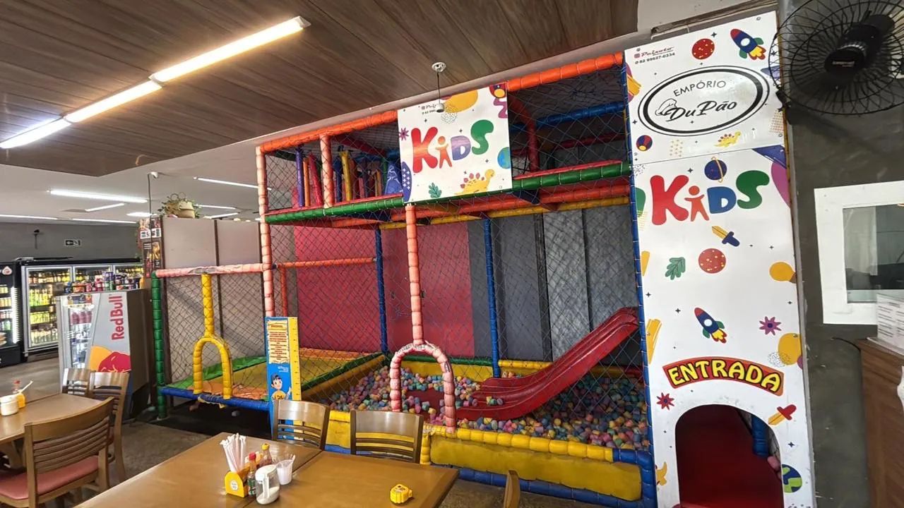 PLAYGROUND À VENDA ?  