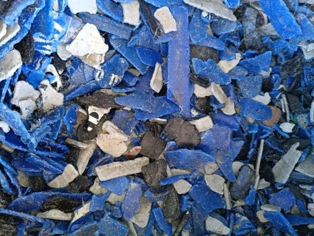 PEAD Moído (Caixaria) - R$ 5,50/kg | Material para Reciclagem