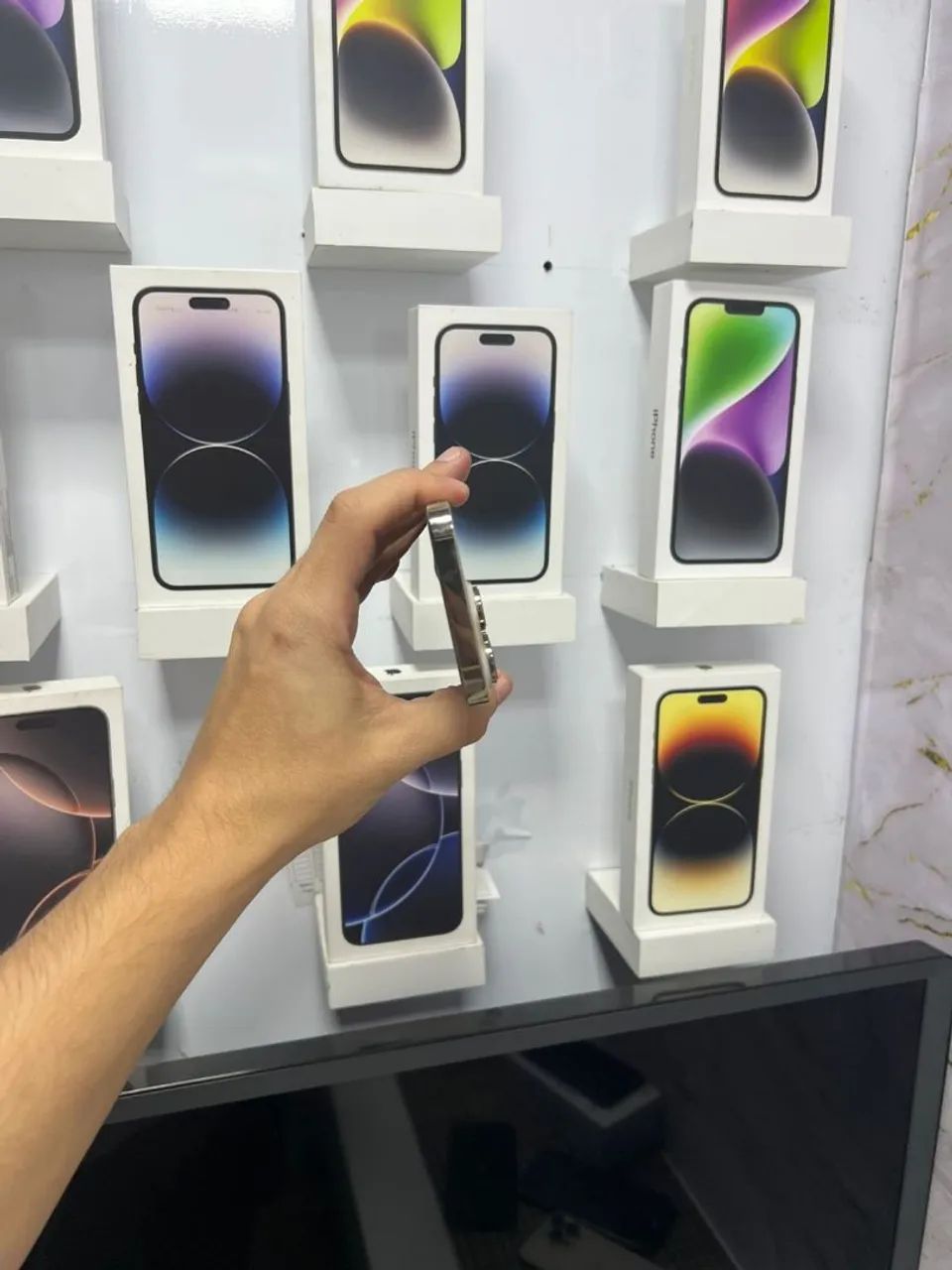 IPHONE 14 PRO 128GB GOLD - Foto 3