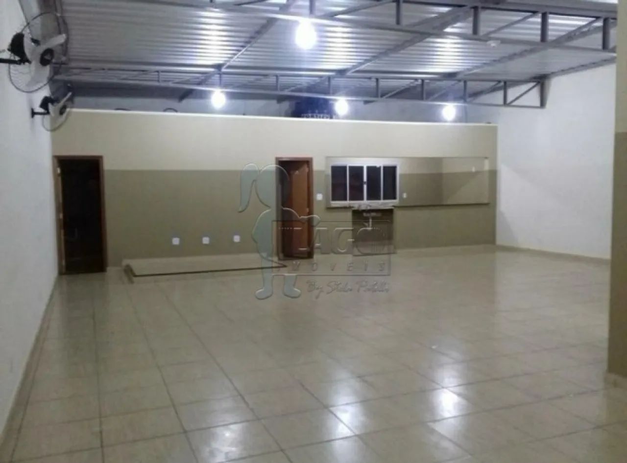 SALÃO COMERCIAL EM PISO SUPERIOR EM SERRANA
