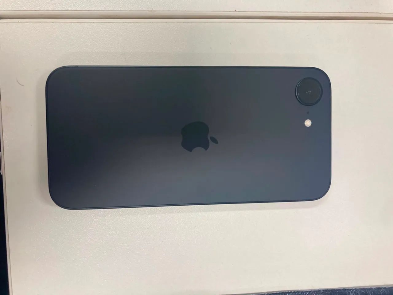 iPhone 16e  - Foto 2