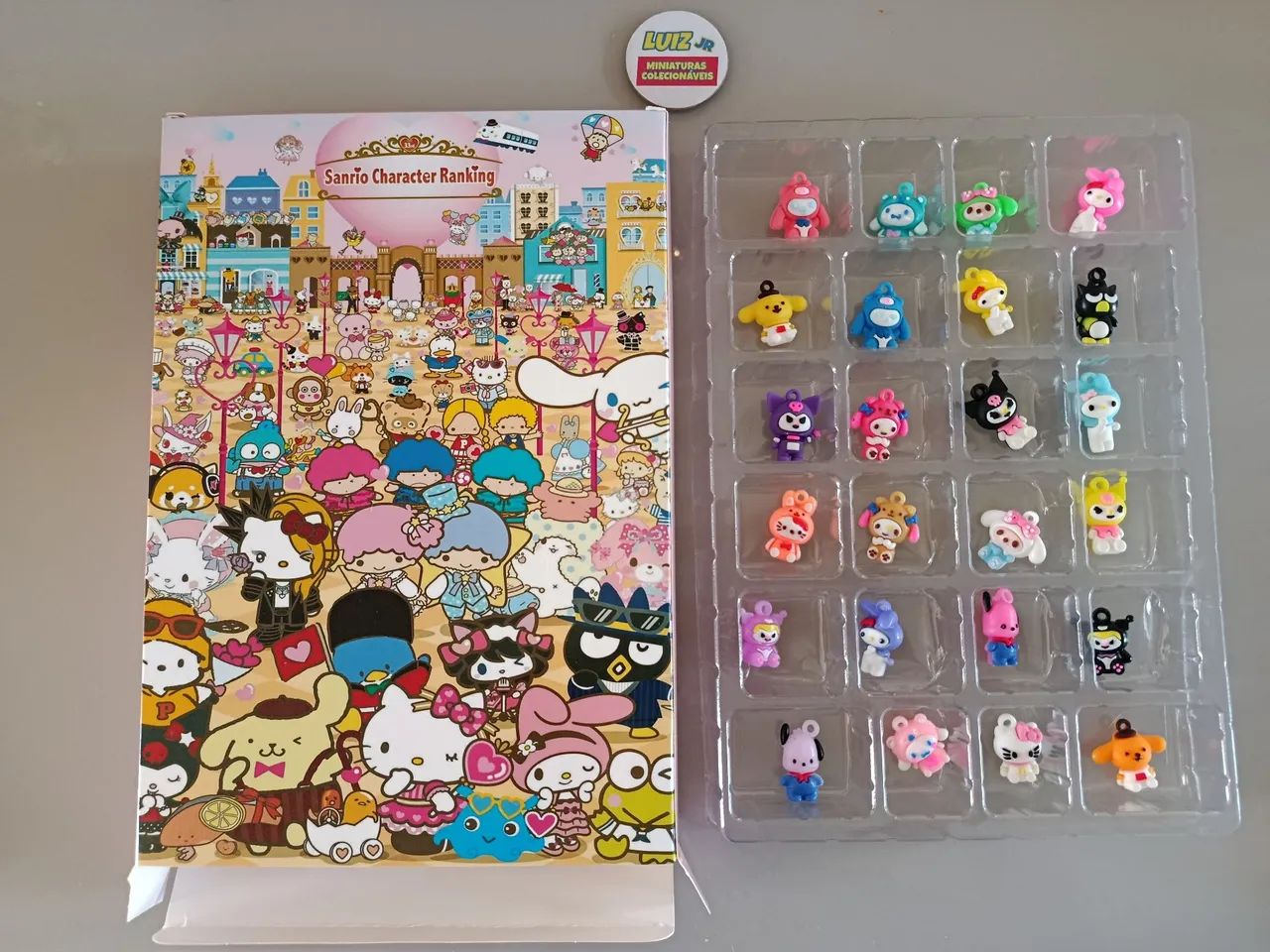 Hello Kitty caixa box com 24 chaveiros ! + Brinde  - Foto 2