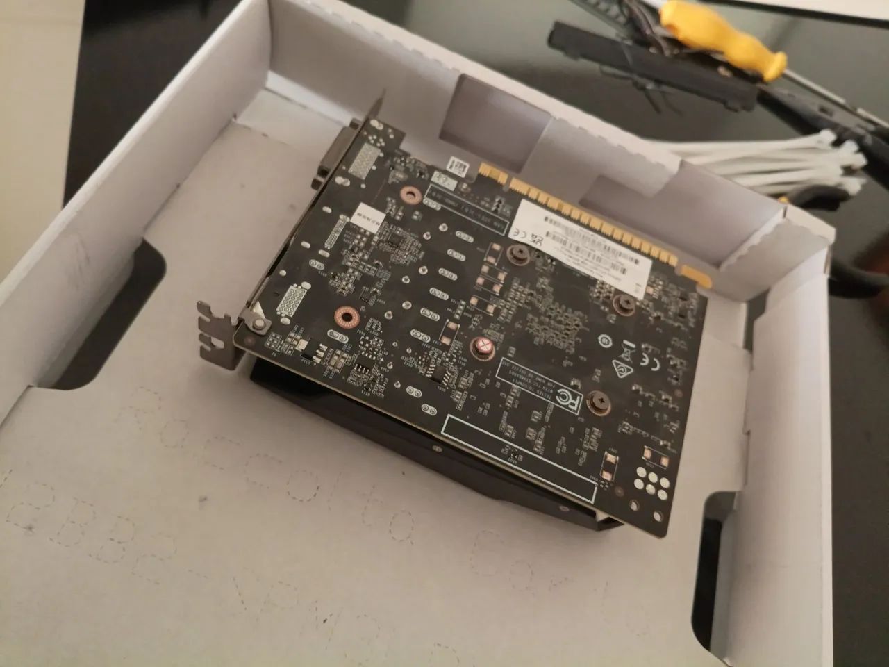 GTX 1050 TI 4gb(usada) - Foto 2