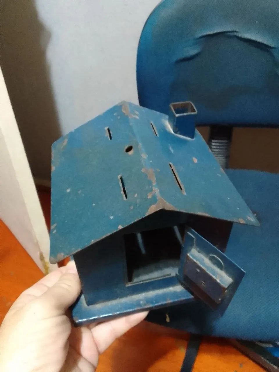 Cofrinho antigo ferro - Foto 4