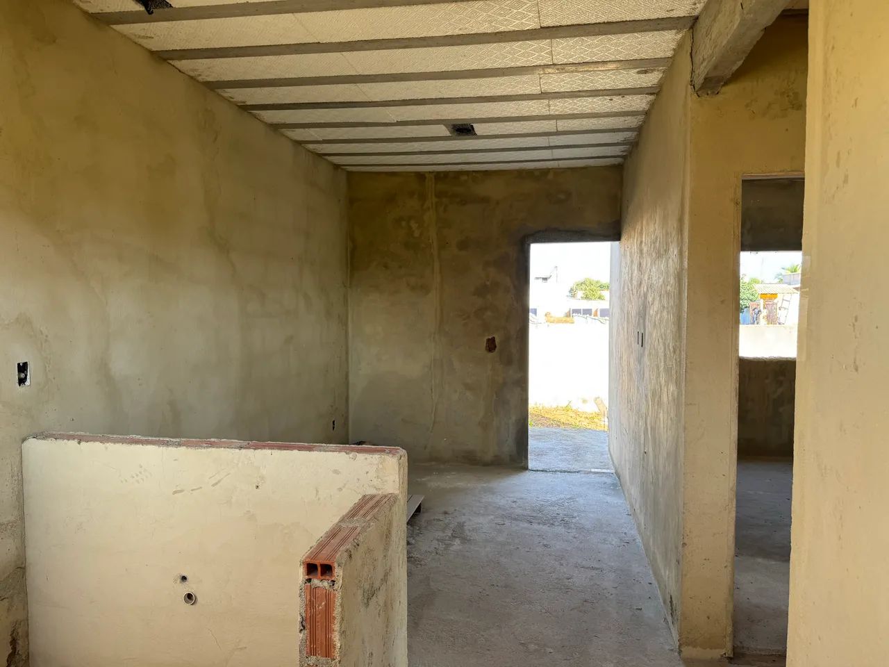  CASA COM SUÍTE - IMPERDÍVEL  - Foto 4