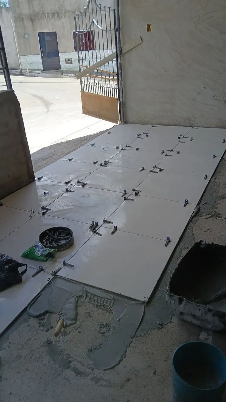 Pedreiro disponível 