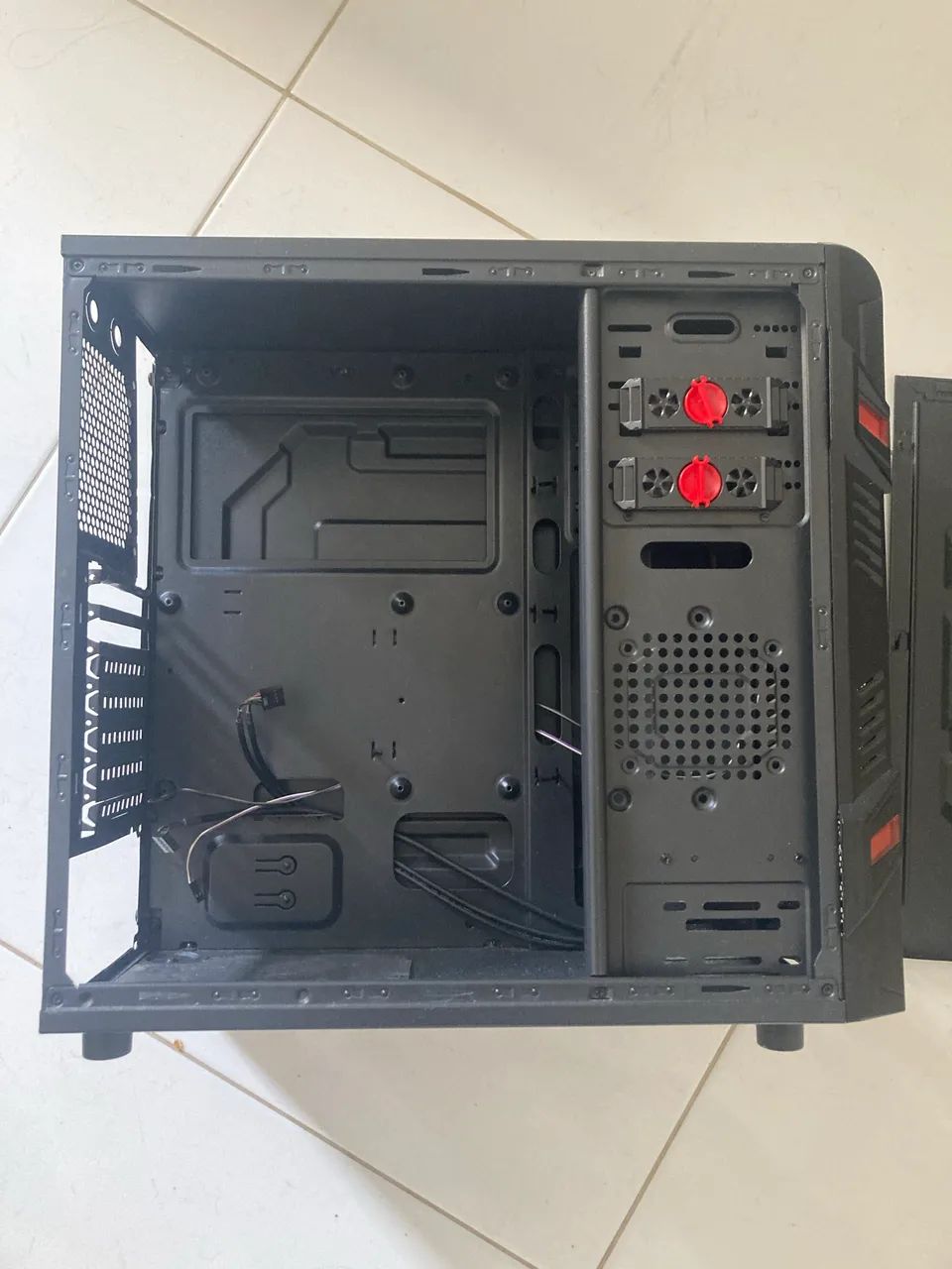 Gabinete Aerocool GT  - Foto 3