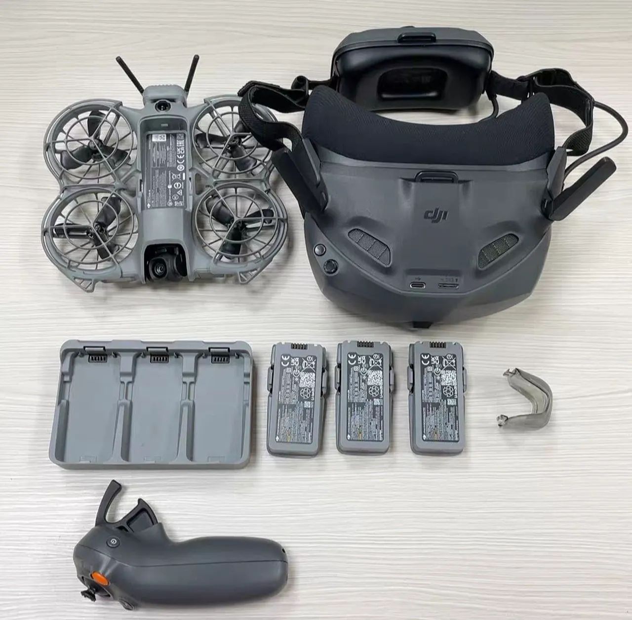 DRONE DJI NEO 2 MOTION COMBO EXTREMAMENTE NOVO. 