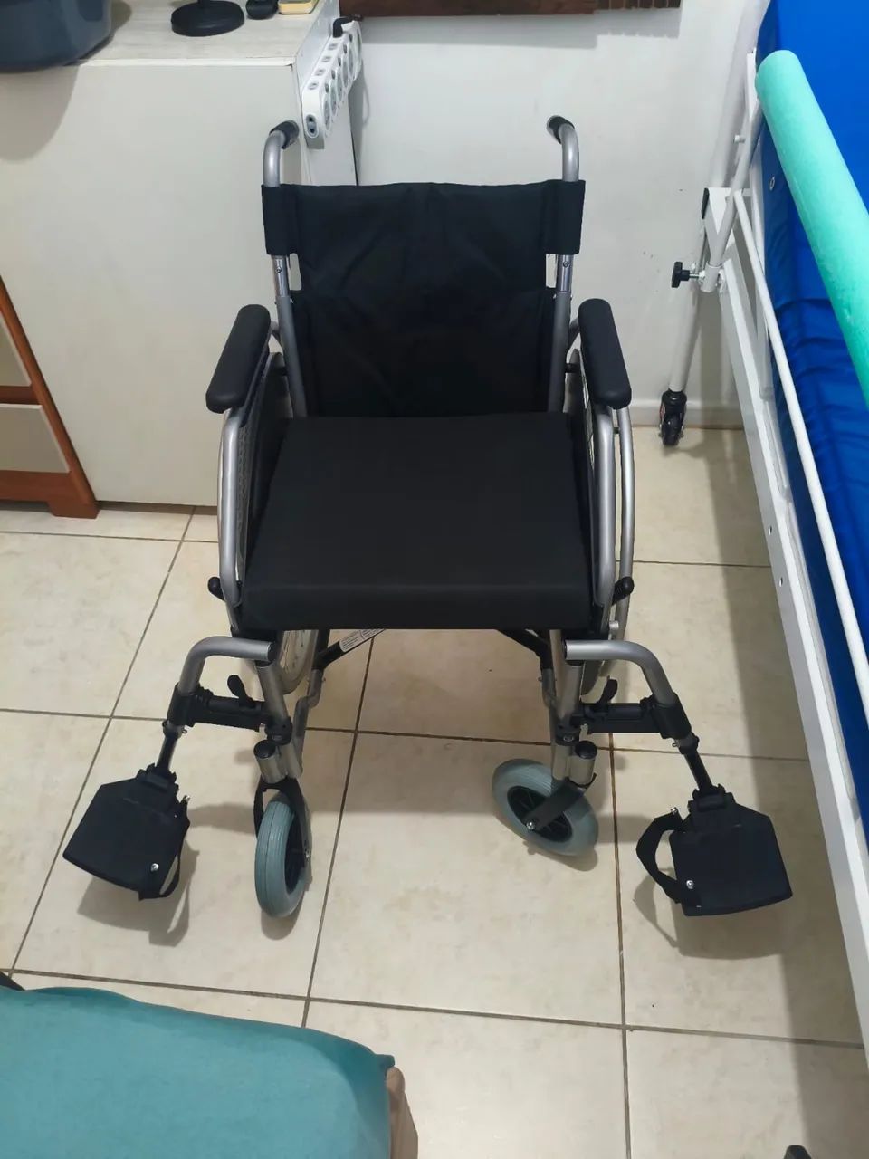 Cadeira de Rodas - Foto 3