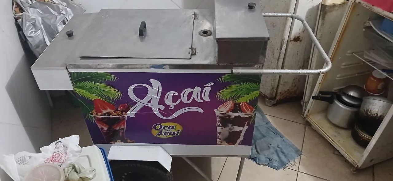Vendo carrinho de açaí novo