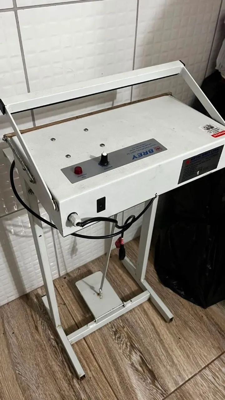 Embqladora e seladora pedestal da brey  - Foto 2