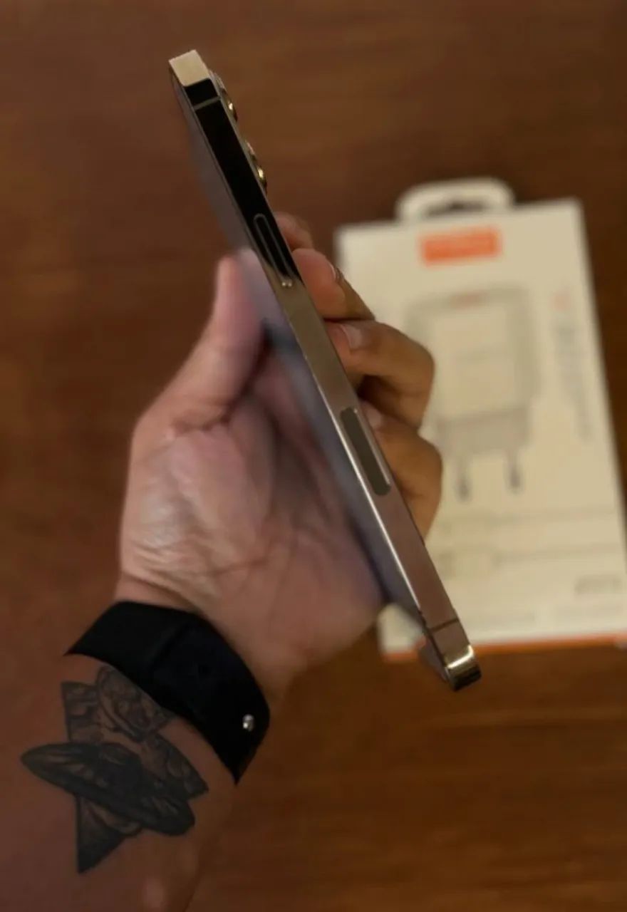 Iphone 12 pro max dourado  - Foto 4