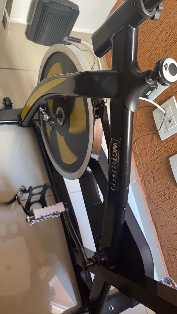 Bicicleta ergométrica semi nova - Foto 4