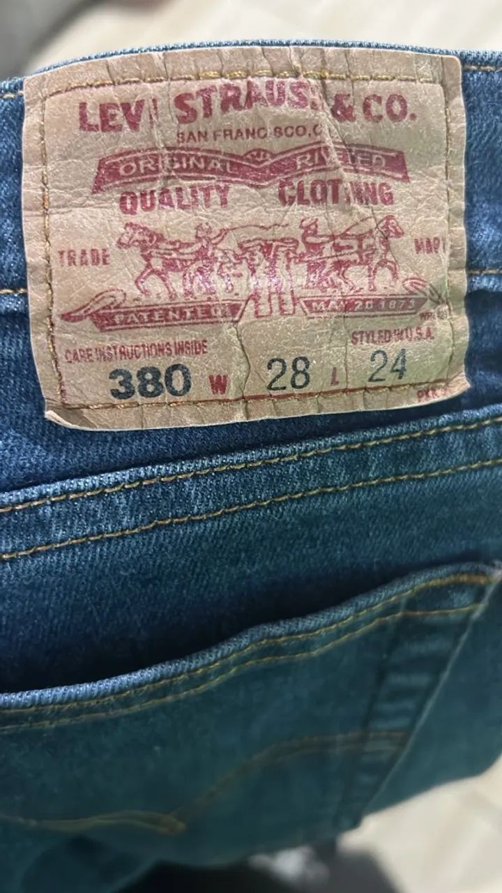 CALÇA JEANS LEVIS FEMININA NUMERO 38 - Foto 2