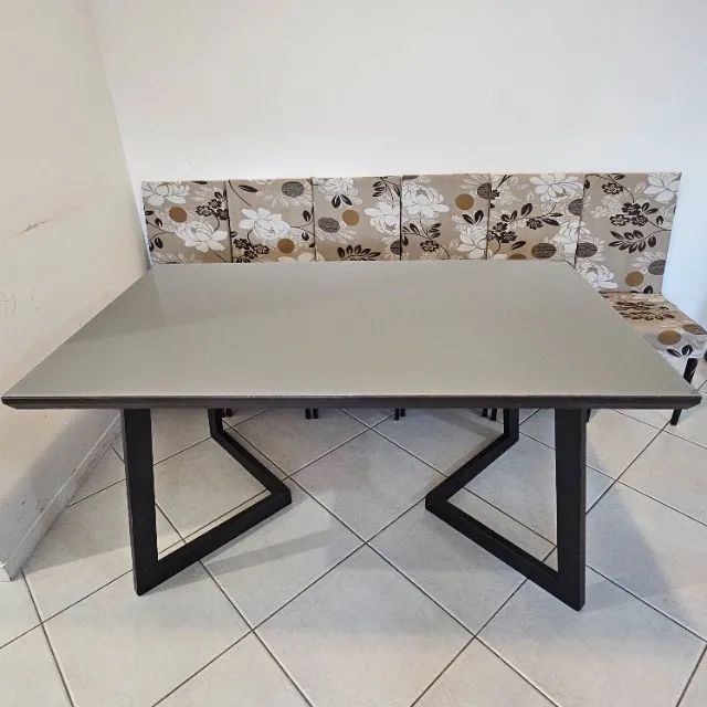 Mesa de jantar retangular com 6 cadeiras usada
