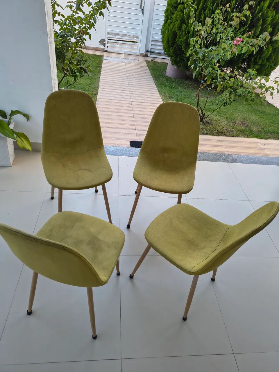 4 cadeira ?