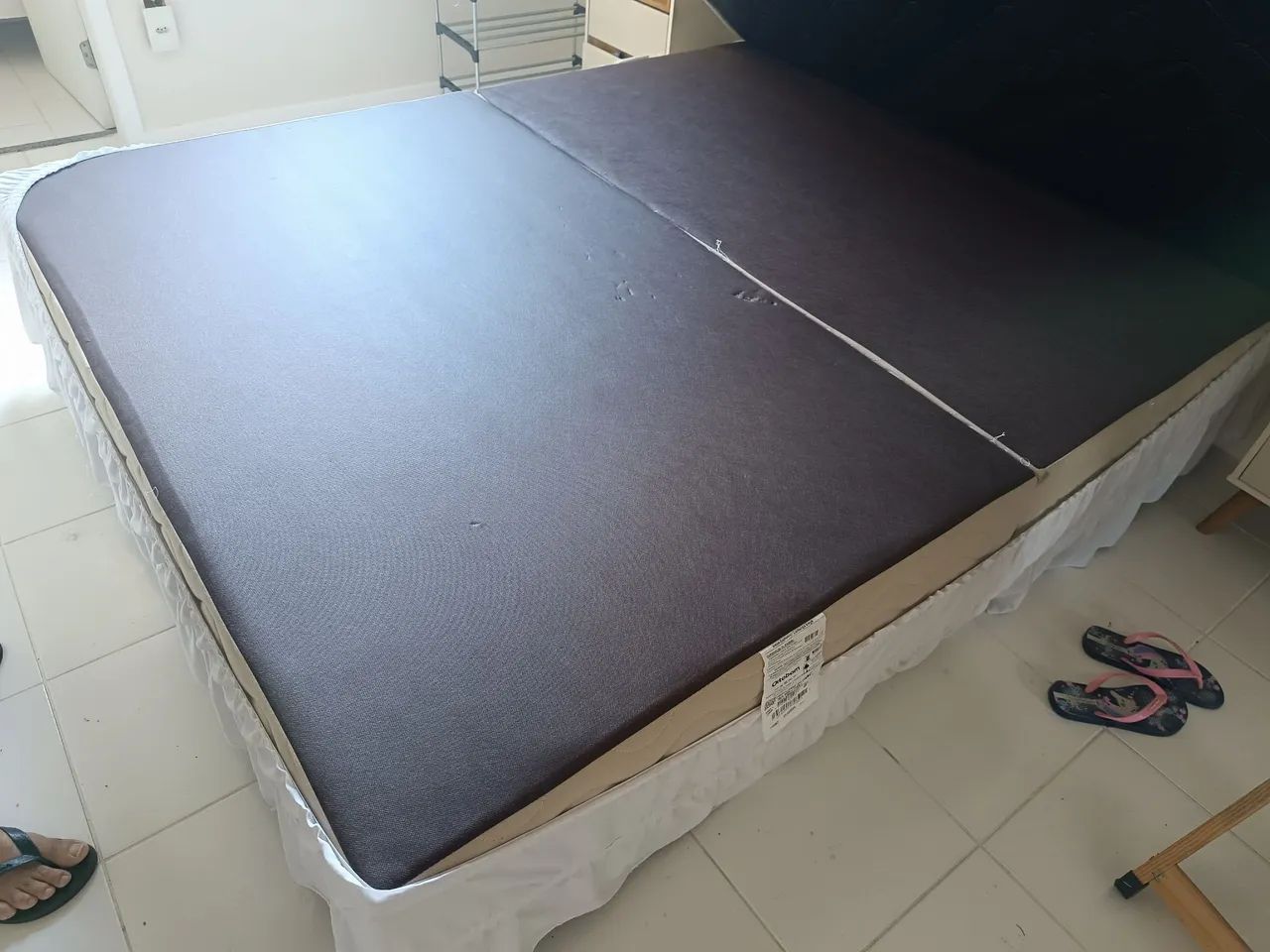 Base cama casal Queen perfeito estado 