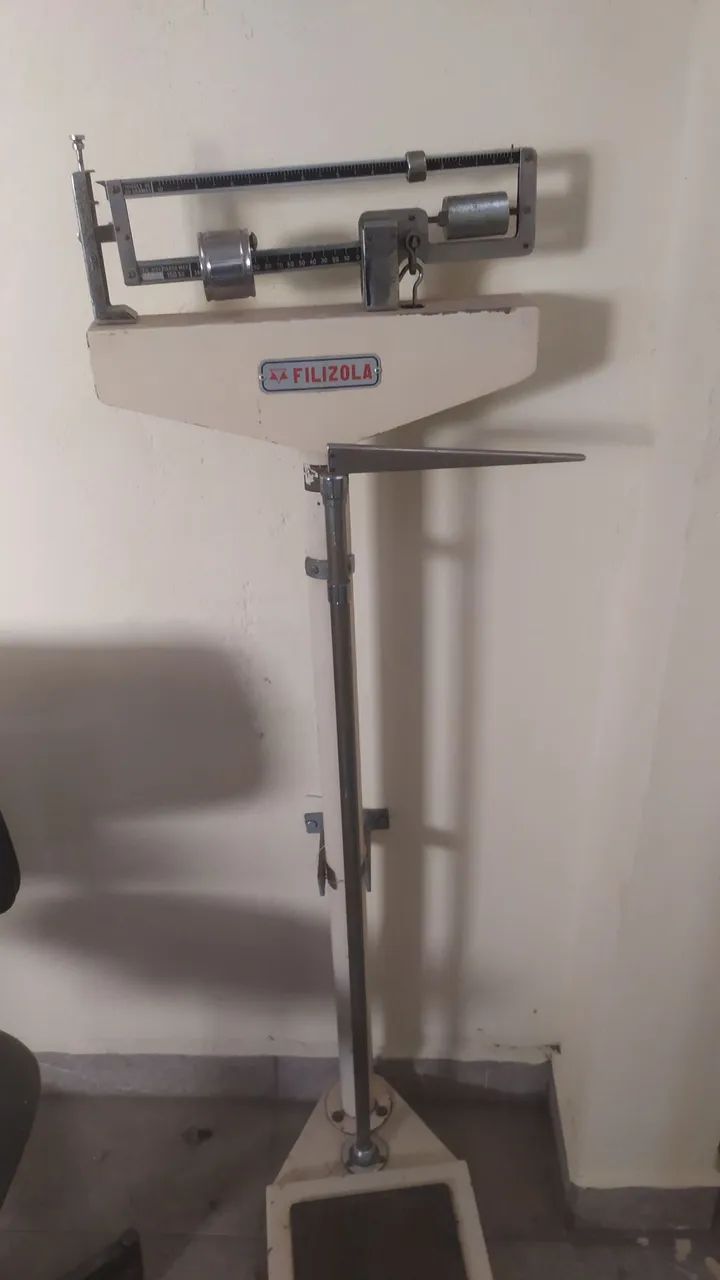 Balança antiga para consultório 